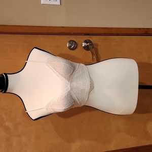 Victoria's Secret lacey Bralette, size M, beige / white, sexy plunge  EUC